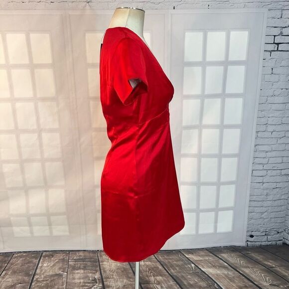 Lulu’s NWT Celebratory Mood Red Satin Short Sleeve Mini Dress size medium - Picture 8 of 14